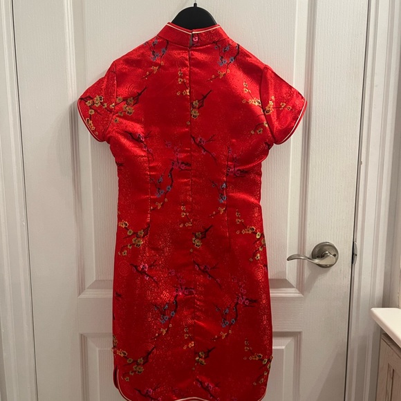 Red dress size small 100% silk - Picture 7 of 9